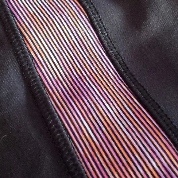 Lululemon athletica cropped leggings 6 - Picture 5 of 5